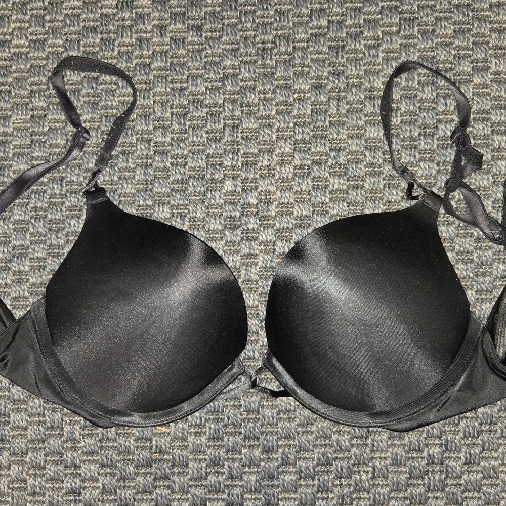 Vintage Victoria's Secret Bombshell Miraculous Plunge Pushup Bra (Discontinued)